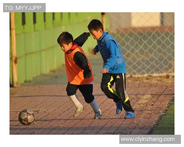 从贫困街头到绿茵场上身世凄惨的足球明星逆袭人生的传奇故事 从贫困街头到绿茵场上身世凄惨的足球明星逆袭人生的传奇故事