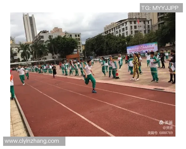 手机壳足球明星彩绘创意设计展现个性与运动激情的完美结合 手机壳足球明星彩绘创意设计展现个性与运动激情的完美结合